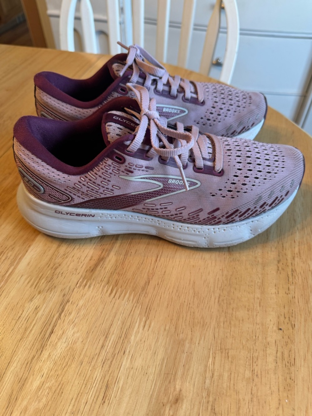 Brooks Women's Running Shoes in Mauve and Plum - Picture 2 of 4